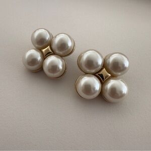 Vintage Gold Tone Pearl Cluster Earrings Napier Unmarked Clover Retro 80s 90s